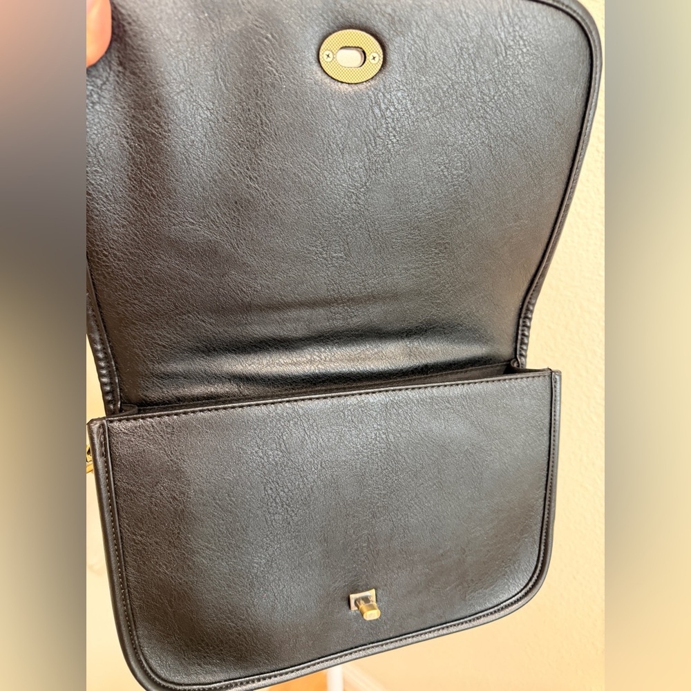 Steve Madden Black Crossbody Bag Stripe Accent Gold Hardware Shoulder Purse - Picture 7 of 7
